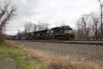 SD70ACe 1014 leads trash train 62V